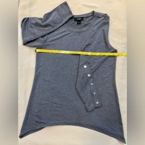 Gray Long Sleeve Tunic Top with Silver Metal Snaps Size Small